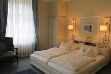 ペンション Historischer Gasthof Kaisermühle   Hotel & Restaurant Viersen Zentrum