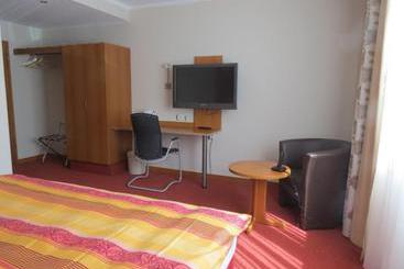 فندق Am Lerchenberg