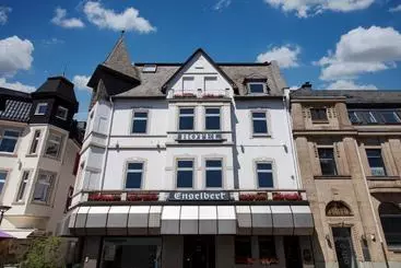 Отель Engelbert