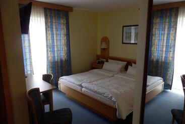 بنسيون Landgasthof & Hotel Zum Schwan Gmbh