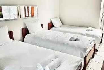 호텔 I Restauracja W Luboniu