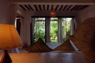 Hotel Peponi