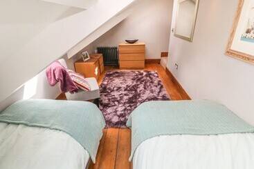 Hus på landet 2 Holme Pool