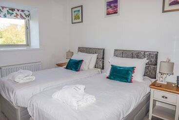 茅舍 Pastures Barn