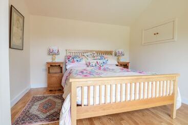 קוטג'' The Hideout