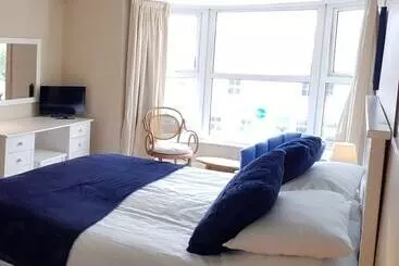 コテージ West View