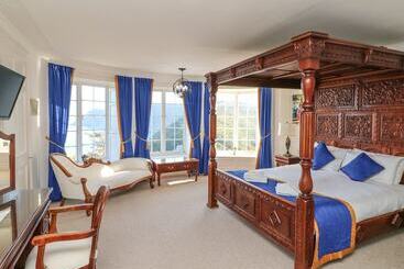 コテージ Bayview Tower