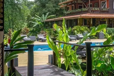 هتل Island Plantation