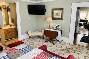 Centennial Inn Bed & Breakfast