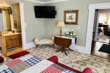 Centennial Inn Bed & Breakfast