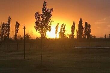 مسافرخانه Posada De Campo Los Teros