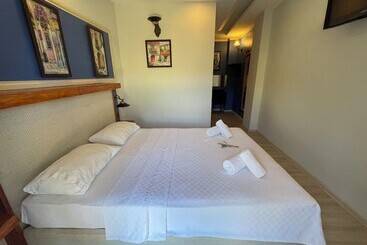 هتل Aya Yorgi Evleri