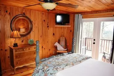 Mökkimajoitus Little Bit Of Heaven