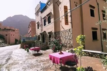 ペンション Auberge Restaurant Tizgui