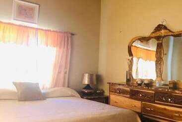 پانسیون Layla's B&b