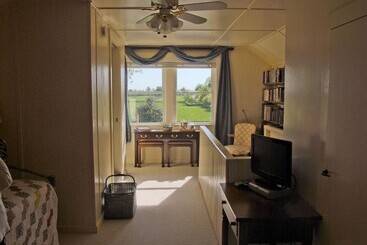 مبيت وإفطار The Guesthouse At Rosecrest Farm