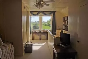 ベッドアンドブレックファースト The Guesthouse At Rosecrest Farm