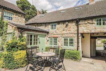 Сельский дом St Edmunds House