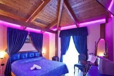 Отель Happy Days