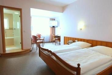 酒店 Hessischer Hof