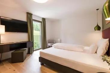 Oliven  & Genusshotel Hirzer