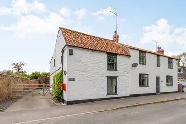 茅舍 The White House