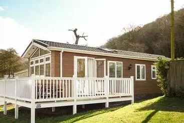 Mökkimajoitus 73 The Lodge