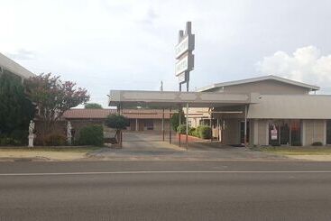 Motel Cactus Inn And Suites