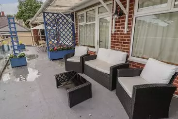 کلبه Cedar Gardens