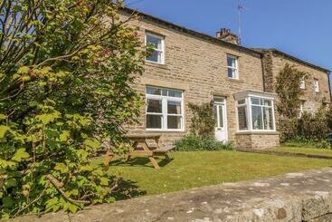 茅舍 The Homestead