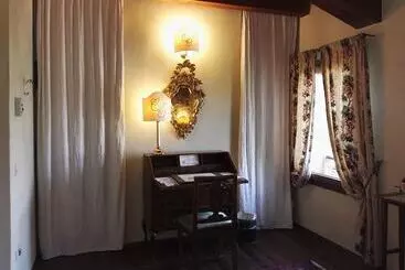 Hotelli Locanda La Corte Dei Galli