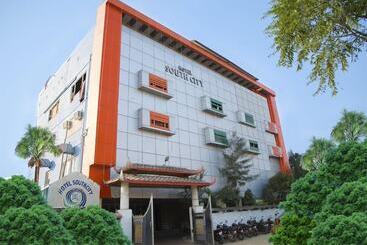 Otel Southcity