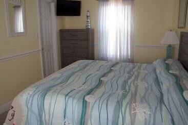 Windancer Cottages By Crystal Waters