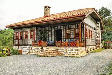 ホテル Babalik Dogal Yasam Konagi