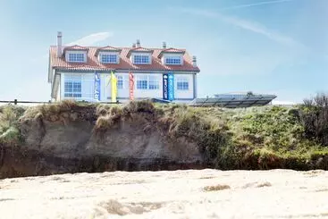 Artsurfcamp   Hostel