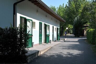 בית מלון כפרי Campeggio Trevisago Iris Park