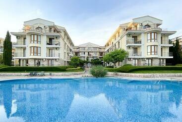 Royal Bay Apartments With Self Check In