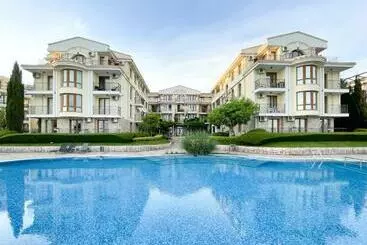 Royal Bay Apartments With Self Check In
