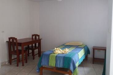 Hostal Camping Naylamp   Hostel