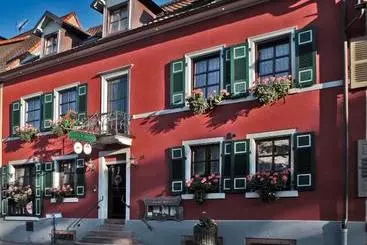 Пансион Der Hirsch & Frederix  Altstadt & Restaurant