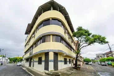 ホテル Ayenda Bugatier