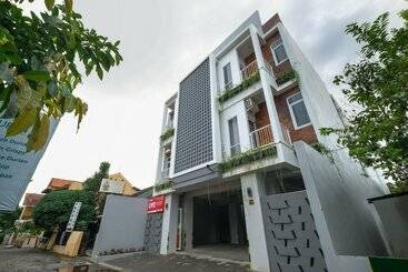 בית מלון כפרי Damar Kusumo Guest House By Oyo Rooms