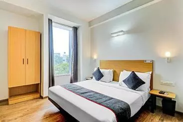 Hotel Super Townhouse Sector 30 Near Botanic Garden Of Indian Republic