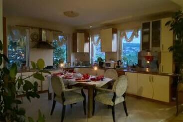 Apartamentos turísticos Cazare Untold