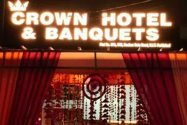 ホテル Oyo 92164 Crown And Banquets