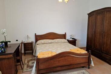 Пансион L Antica Casa Affittacamere