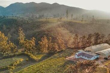 The Farmhouse Ambewela By Celeste