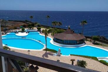 ツーリストアパートメント For Your Best Holiday In Rocas Del Mar With Amazing Ocean View