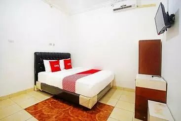 Hotelli Oyo 91460 Guest House Kencana Syariah