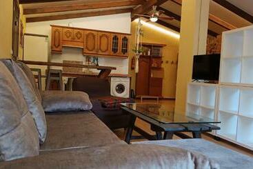 Pisos turísticos Precioso ático Con Gran Terraza. Ideal Para Parejas